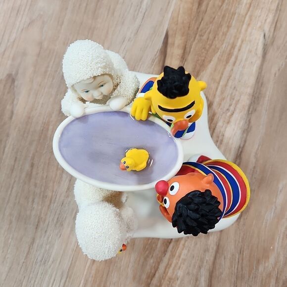 💜NIB Department 56 Snowbabies Sesame Street "Rubber Duckie Have Some Fun" - Picture 4 of 16